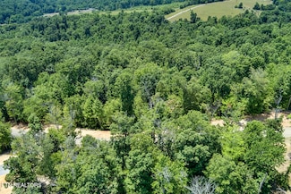 411 Travellers Way, Lenoir City, TN 37771