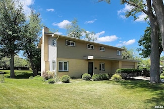 2816 W Greenbrier Ln, Peoria, IL 61614