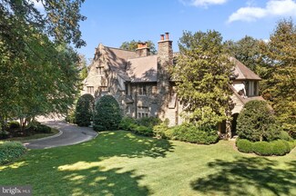 423 N Spring Mill Rd, Villanova, PA 19085