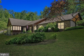 2277 Indian Hollow Rd, Winchester, VA 22603