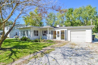 2113 E A St, Belleville, IL 62221