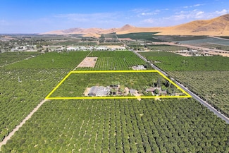 2267 N Strathmore Ave, Lindsay, CA 93247