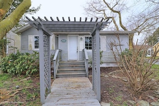 702 Asbury Ave, Ocean Gate, NJ 08740