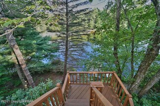 6292 Lakeview Dr, Pocono Pines, PA 18350
