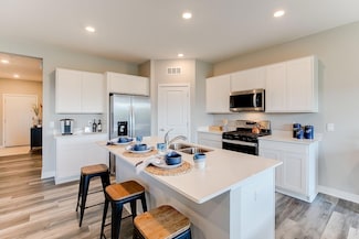 2031 Rainier Dr, Shakopee, MN 55379