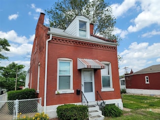 7921 Water St, Saint Louis, MO 63111