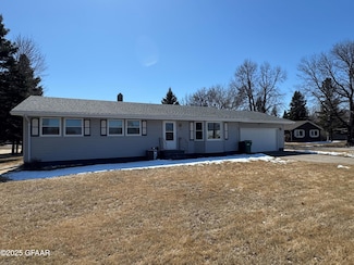 703 10th St, Hatton, ND 58240