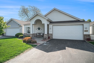 8251 Pointe Dr, Crown Point, IN 46307