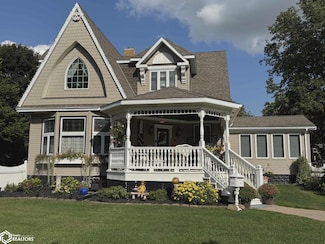 305 8th St N, Northwood, IA 50459