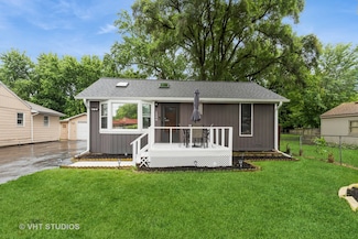 1506 N River Rd, McHenry, IL 60051