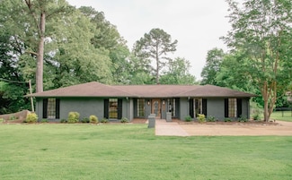 2006 Van St, Tupelo, MS 38804