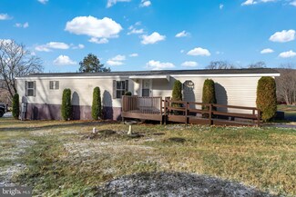 416 N Sunrise Ln, Boyertown, PA 19512