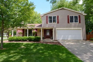408 S Birchwood Dr, Naperville, IL 60540