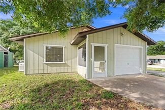 2906 1st St, Vero Beach, FL 32968