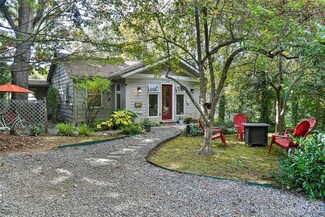 233 Laurel Circle Dr, Black Mountain, NC 28711