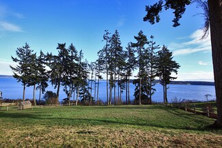 3339 Greenbank Dr, Greenbank, WA 98253