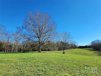 4800 Hula Dr, Heath Springs, SC 29058