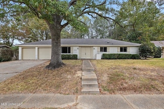 582 Heatherwood Dr, Jackson, MS 39212
