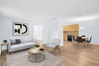 6889 NW 173rd Dr Unit 105, Hialeah, FL 33015