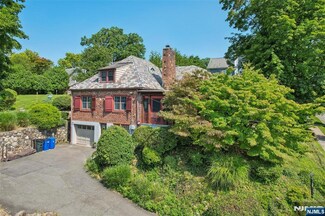 88 S Prospect St, Verona, NJ 07044