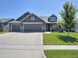 7221 S Indianwood Ave, Broken Arrow, OK 74011