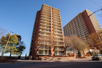 5901 N Sheridan Rd Unit 9G, Chicago, IL 60660