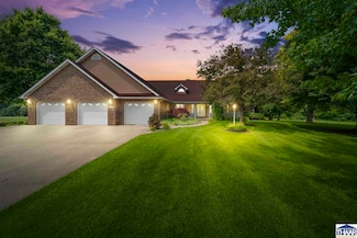 1100 E Brentwood Ln, Clinton, IN 47842