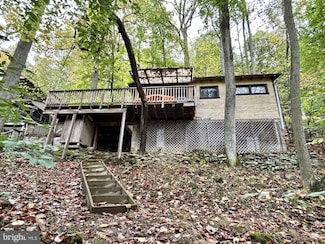 807 E Lakeview Rd, Confluence, PA 15424