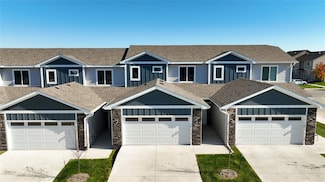 209 NW Waverly Dr, Waukee, IA 50263