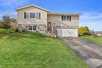 113 Kerri Anne Ct, Hartford, WI 53027