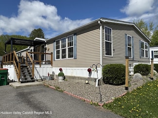 46 Edgewood Acres Unit 46, Chatham, NY 12037