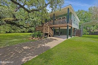 316 Fink St, Waveland, MS 39576
