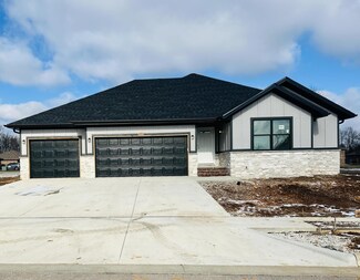 4393 W Riley St, Springfield, MO 65802