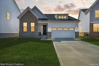 5636 Suffolk Ct, West Bloomfield, MI 48322