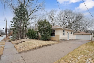 1515 32nd St, Moline, IL 61265