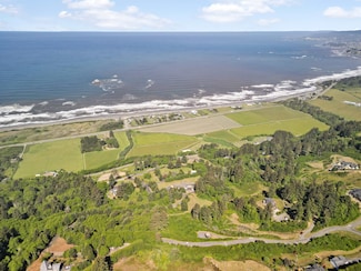 400 Spyglass Rd, Smith River, CA 95567