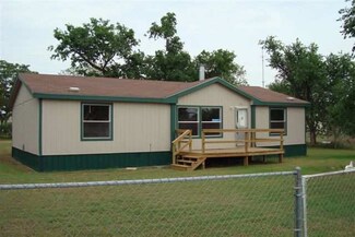 711 N 6th St, Cache, OK 73527