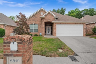 5810 Hollybrook Dr, Tyler, TX 75703