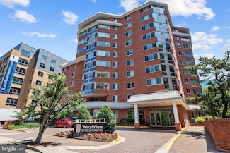 1001 N Vermont St Unit 805, Arlington, VA 22201