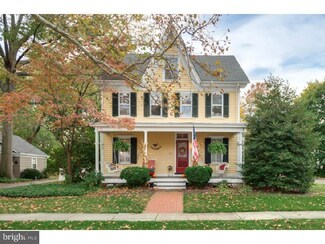 332 W 3rd St, Moorestown, NJ 08057