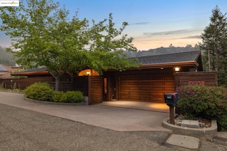 6890 Charing Cross Rd, Berkeley, CA 94705