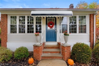 36725 Pettibone Rd, Solon, OH 44139