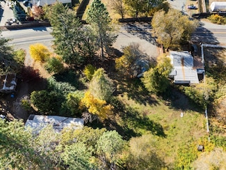 1411 Rockydale Rd, Cave Junction, OR 97523
