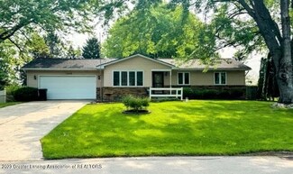 12536 Cherry Ln, Grand Ledge, MI 48837