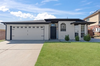 10245 Sunset View Dr, Fort Worth, TX 76108