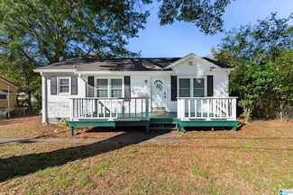 606 Ledford St, Weaver, AL 36277