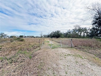 933 Savoie Place, Waggaman, LA 70094