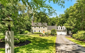 66 Pilgrim Dr, Bedford, NH 03110