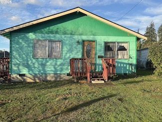 684 E 10th St, Coquille, OR 97423