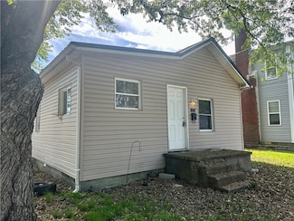 1005 E St, Charleston, WV 25303